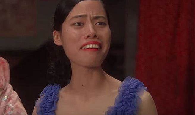 八两金被誉为香港最丑的男人,可以用鬼斧神工这四个字来形容他的面貌.