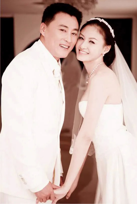 李冰冰任泉同届,最为埋没的上戏帅哥,50岁"千面小生"发福了_腾讯新闻