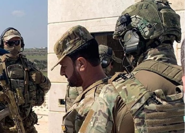 中情局特工暗杀失败,叙军将领再次亮相,英法:这阵势能成功才怪|哈桑