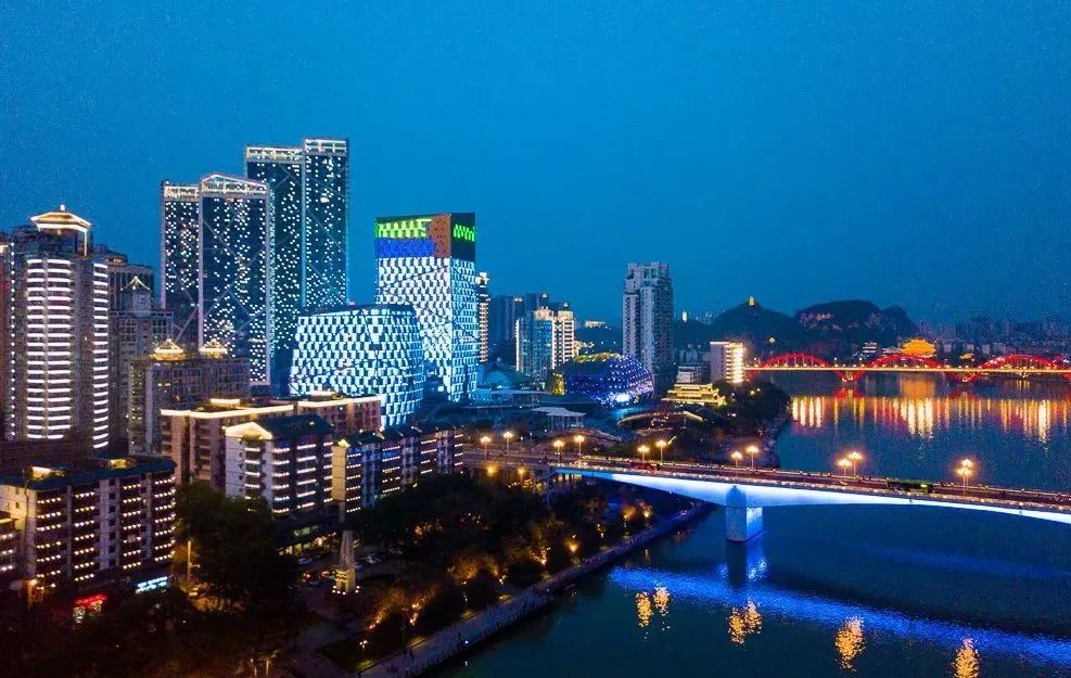 航拍柳州夜景明明是广西最有钱的城市为什么游客很少来这旅游