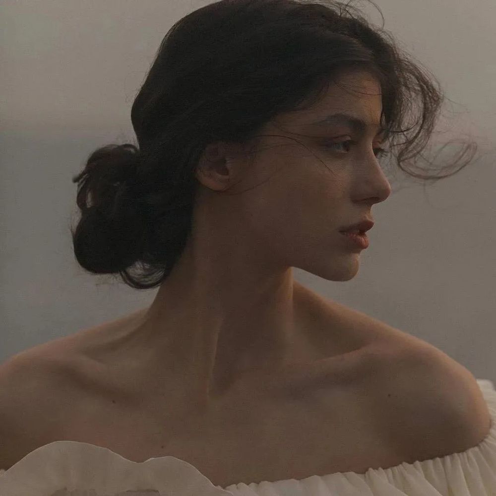 欧美真人女生头像高级小众真人女头欧美头像