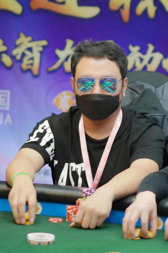 第二季大连杯主赛事圆满落幕大连选手金卓成功捧起天马行空奖杯