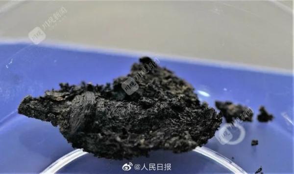 連消防專家也被請了進來,對4號坑那些火燒的象牙遺蹟現象進行研究