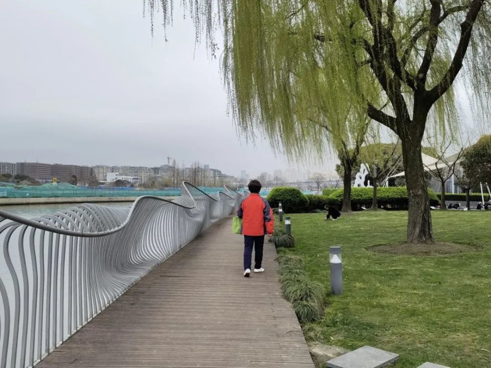 市民呼声:苏州河畔风铃绿地多处游戏设施损坏,存在安全隐患_腾讯新闻
