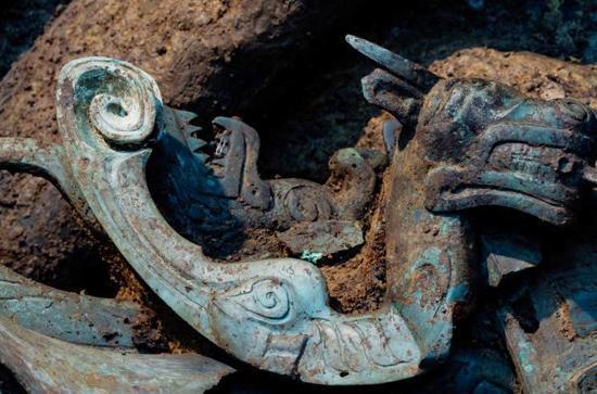 记者获悉,考古工作者在三星堆遗址新发现的6座三星堆文化祭祀坑