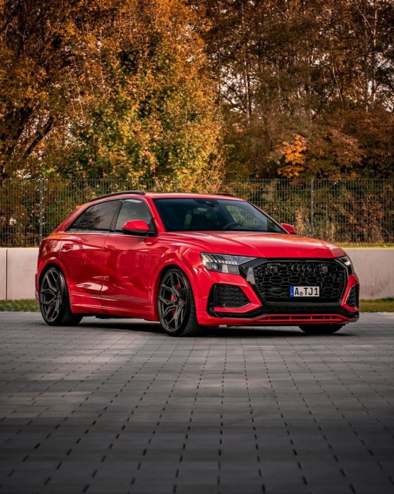 红色的诱惑奥迪rsq8