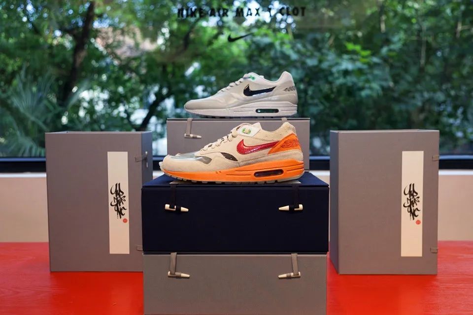 2006年"死亡之吻"鞋盒