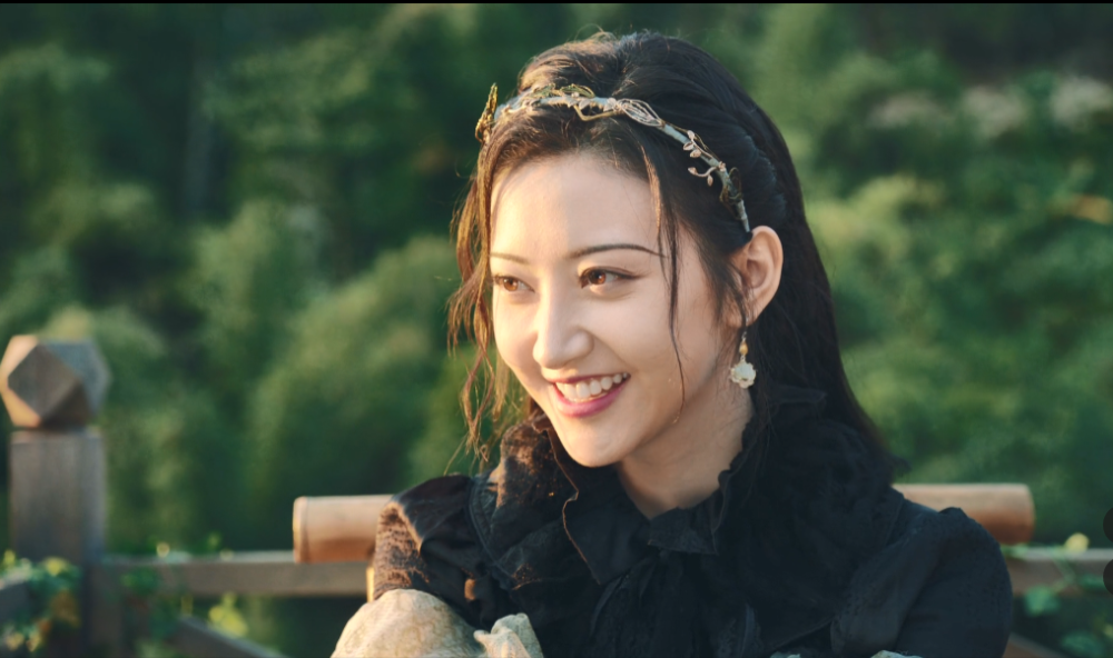 司藤火了旗袍和元气森林也火了在饮品市场的低调营销专家