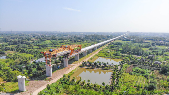 南沿江铁路句容1号特大桥箱梁架设完成
