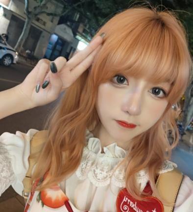 终于值520一小时了,咬米秀最新美照,粉丝都在羡慕一只猫