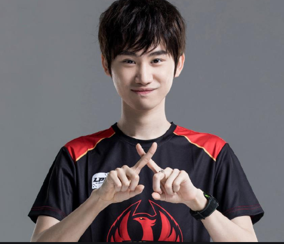 doinb触犯众怒,脱粉近20万礼物减少40万,多名选手