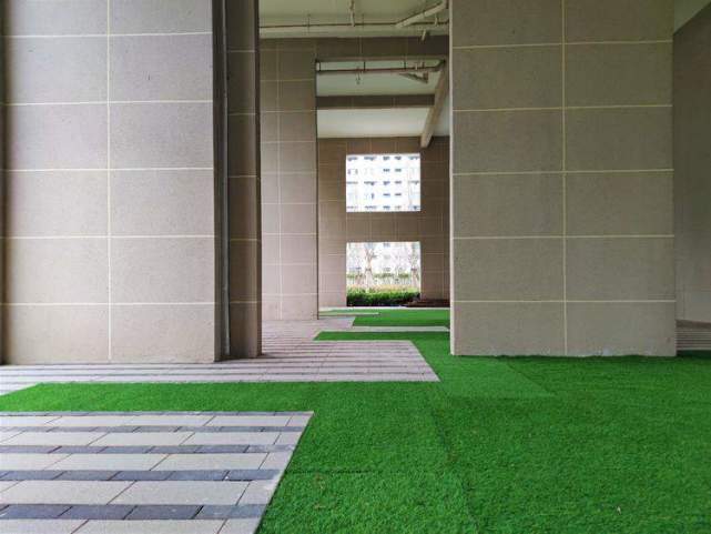 新天地商圈旁的住宅就是这次两个限价房项目之一的馨雅铭苑,因为具有