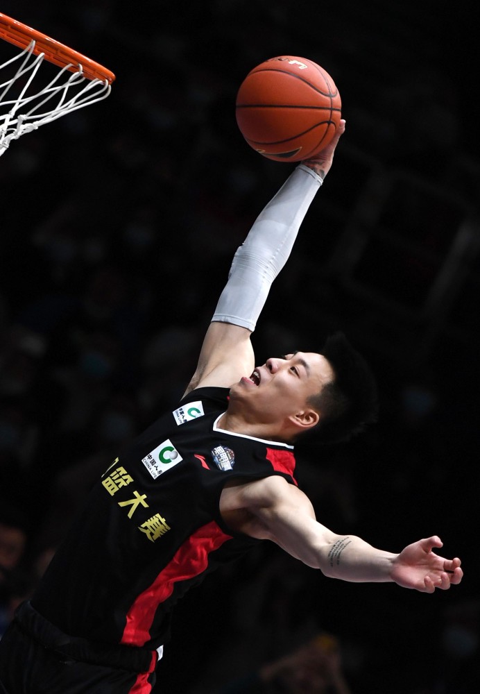 体育篮球cba全明星赛张镇麟获扣篮大赛冠军2