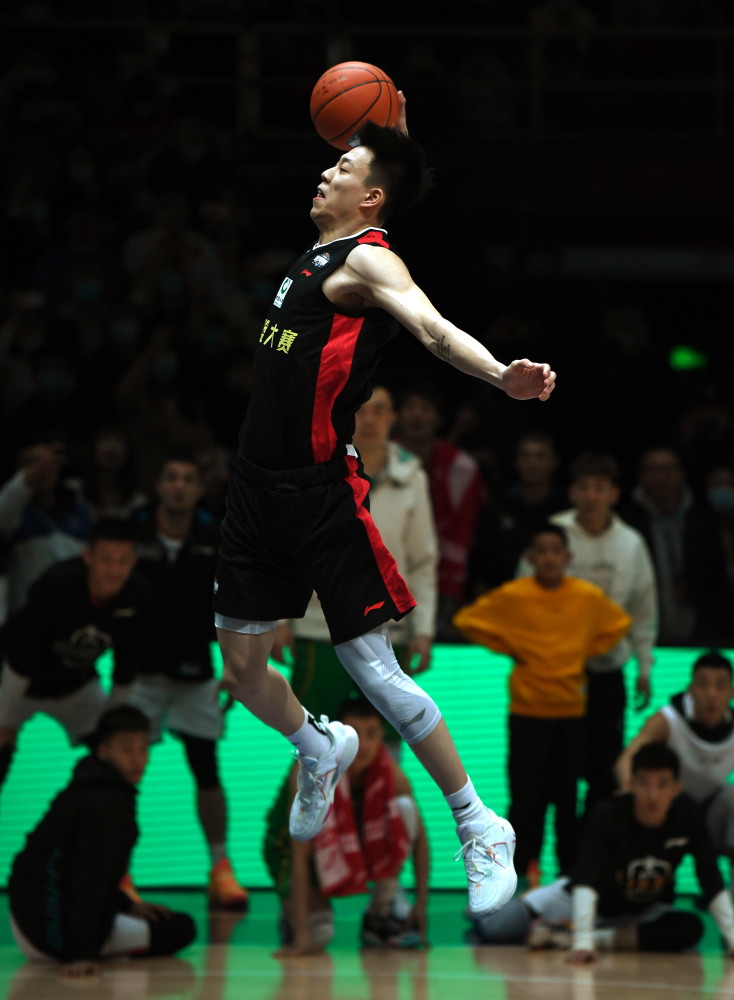 (体育)篮球——cba全明星赛:张镇麟获扣篮大赛冠军(2)