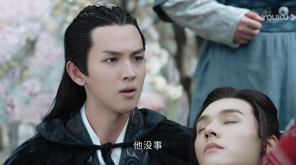 以专业第一考进军艺,合作过杨洋baby,他还是《山河令》里的大巫_腾讯