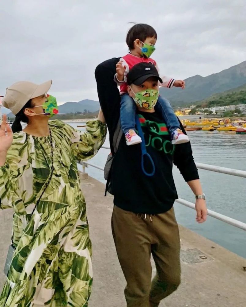 不少网友表示胡杏儿这么幸福,感谢胡宗泽当年的不娶之恩,李乘德才是她