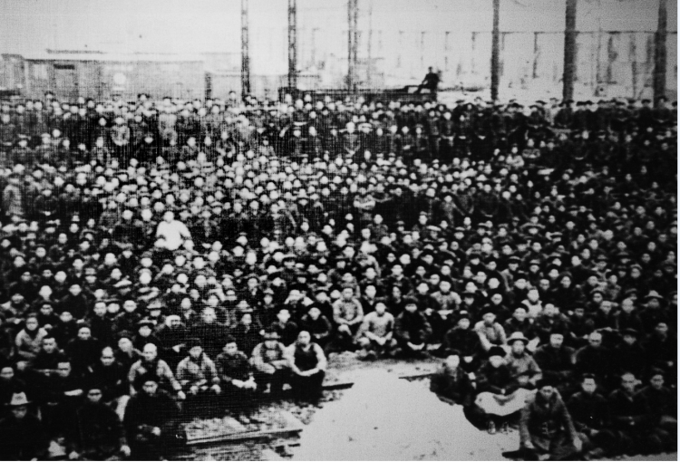 1925年2月,四方机厂工人庆祝大罢工胜利,全体合影