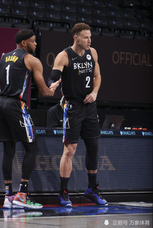 正负值12格里芬首秀抢眼篮网收获夺冠奇兵强悍防守双手暴扣