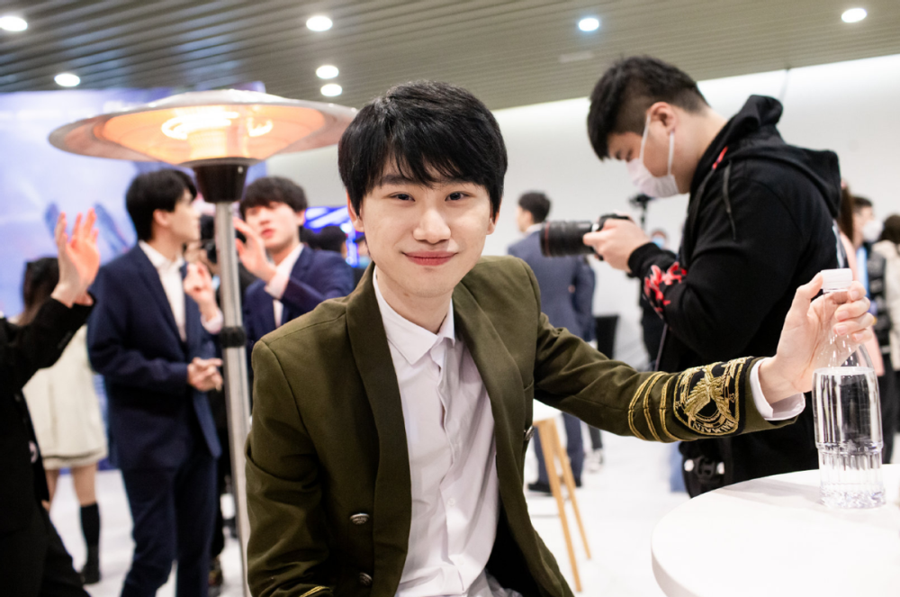 官方解说谈fpx内幕管理层选择doinb小天没资格决裂被嫌弃太菜