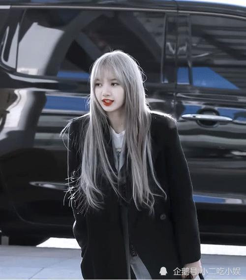 粉丝不喜欢lisa短发本尊回击晒白雪公主同款发型