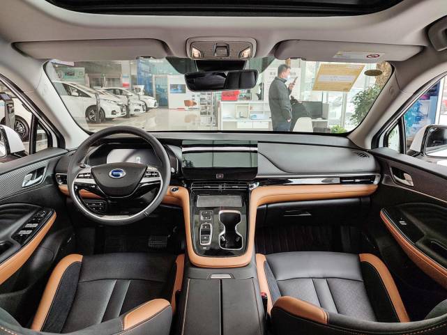 实拍体验广汽本田ea6内饰夺人眼球续航里程可达510km