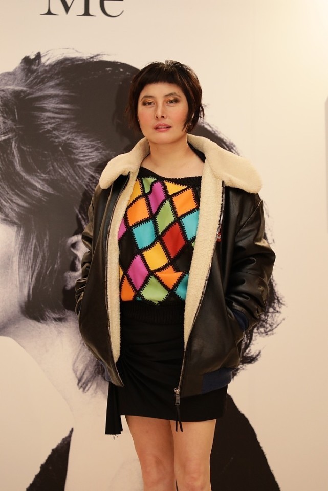 何超仪真该换个造型师了,短发造型有个性,但却让人有点理解不了