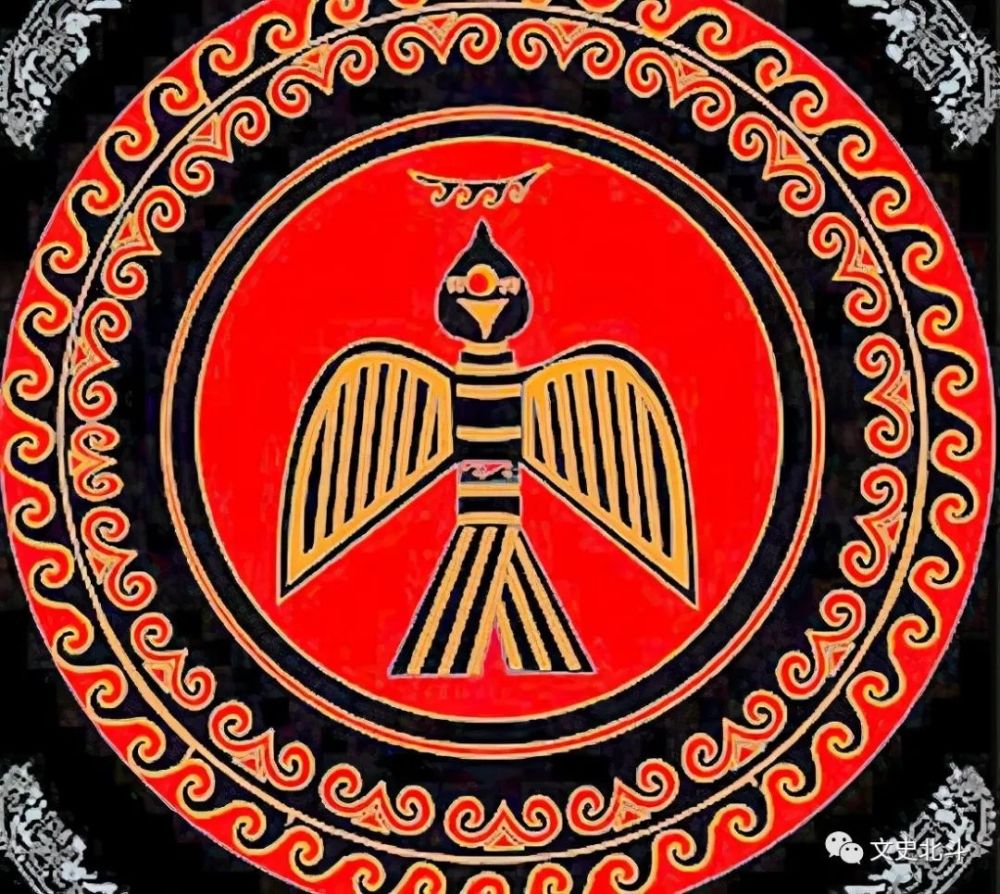 有考古人员深入到云南纳西族考察发现,这里的祭祀人员有使用"灵杖"的