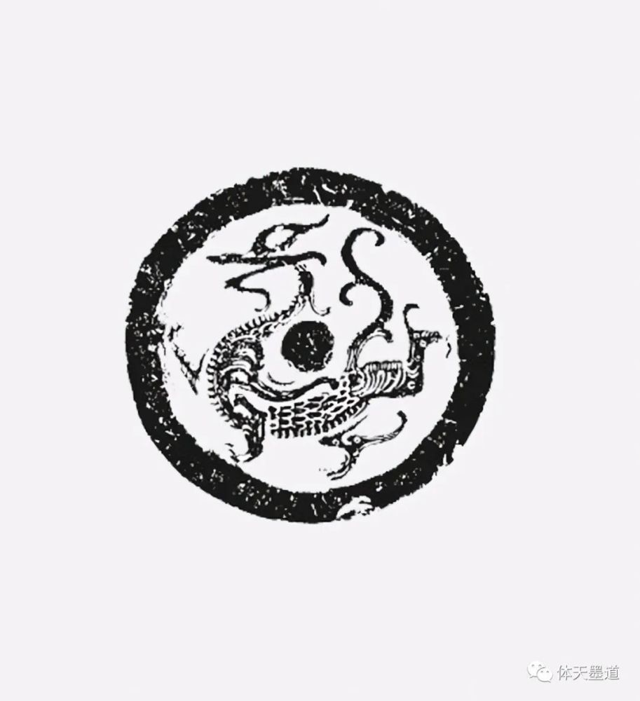 而这龙虎图腾恰恰是我们的始祖最为原始的信仰标识:主要含义为龙图腾