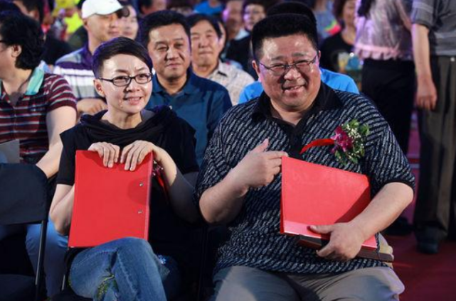 国家一级演员梁冠华结婚32年无绯闻老婆漂亮有才华