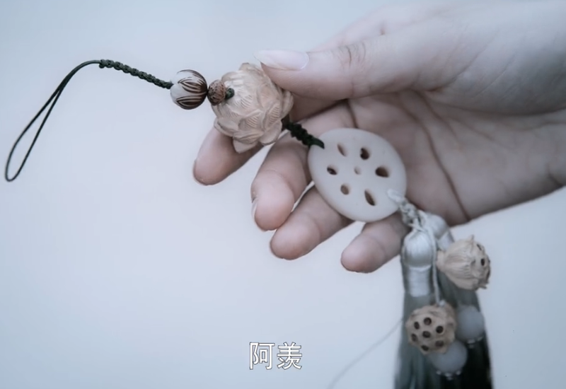 陈情令师姐给魏婴的玉佩是藕给金凌的是莲花那么江澄的是什么呢