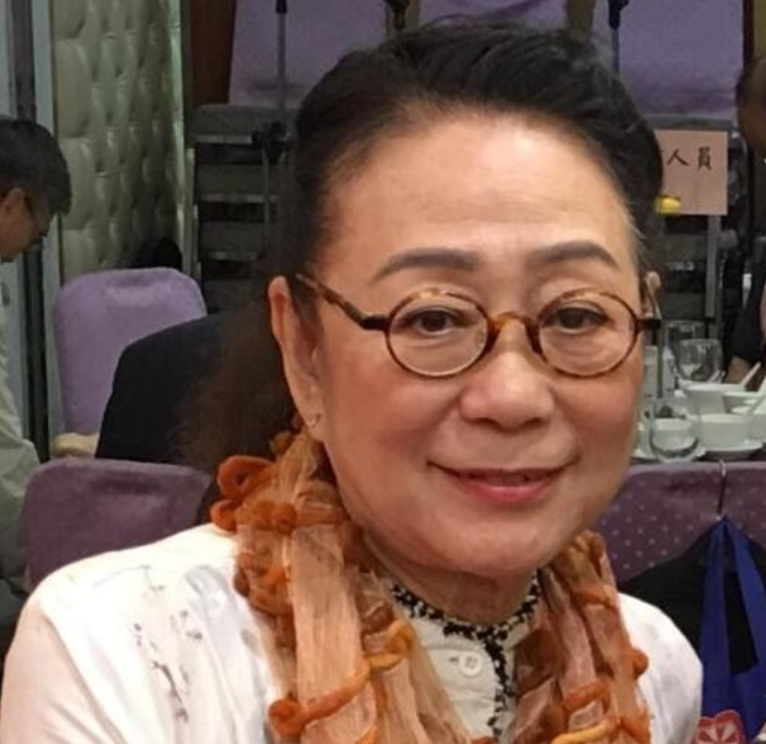 黄文慧:出演梅超风后无人敢娶,今70岁依旧单身,还要养92岁父亲_腾讯