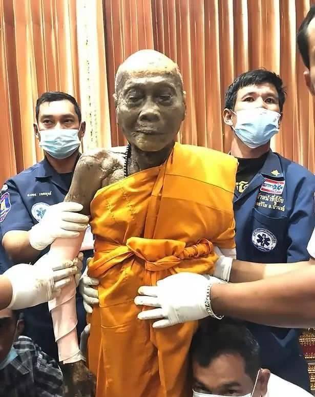 泰国92岁高僧去世后两个月身体不腐还面带微笑