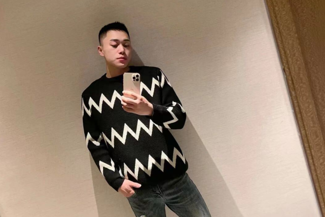 网红刘二狗封号原因被曝出,私下签订"阴阳合同",损害