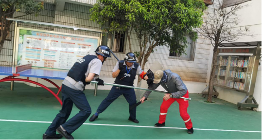 佴家湾小学开展反恐防暴应急演练活动