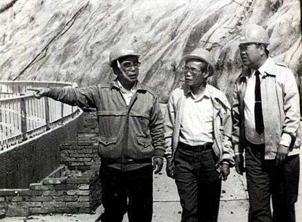 缅怀中国核潜艇首任总师彭士禄今天逝世