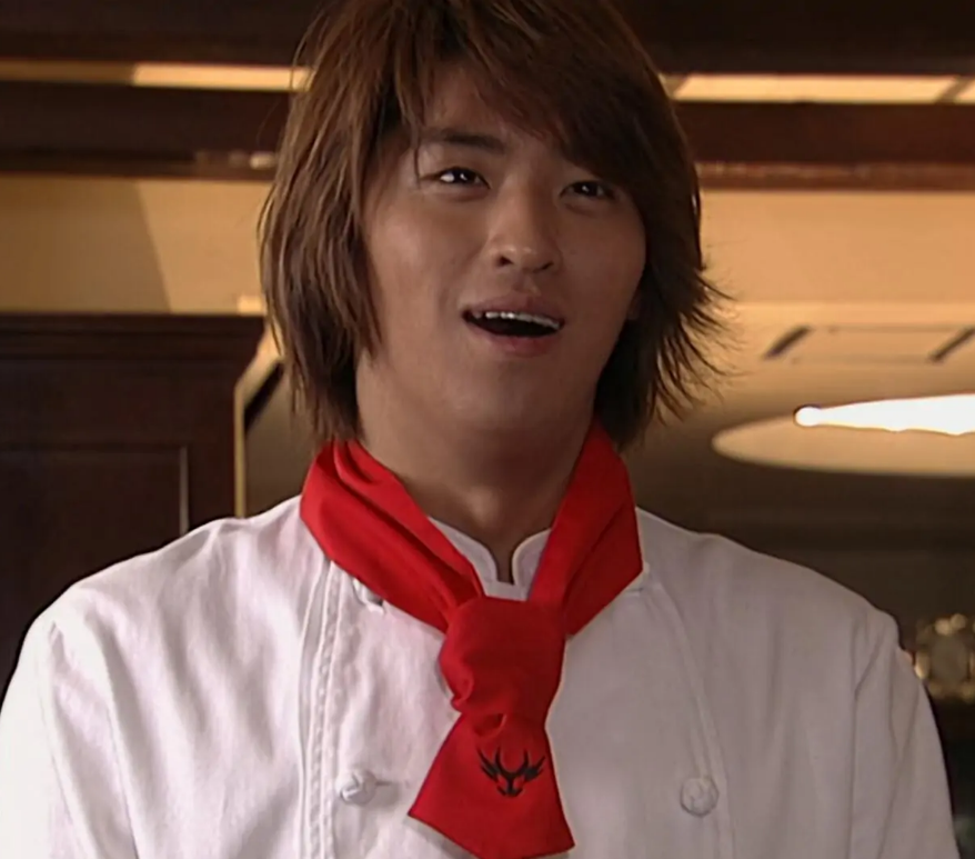 假面骑士亚极陀翔一苦等20年终于迎来春天等到单眼皮都变双眼皮了