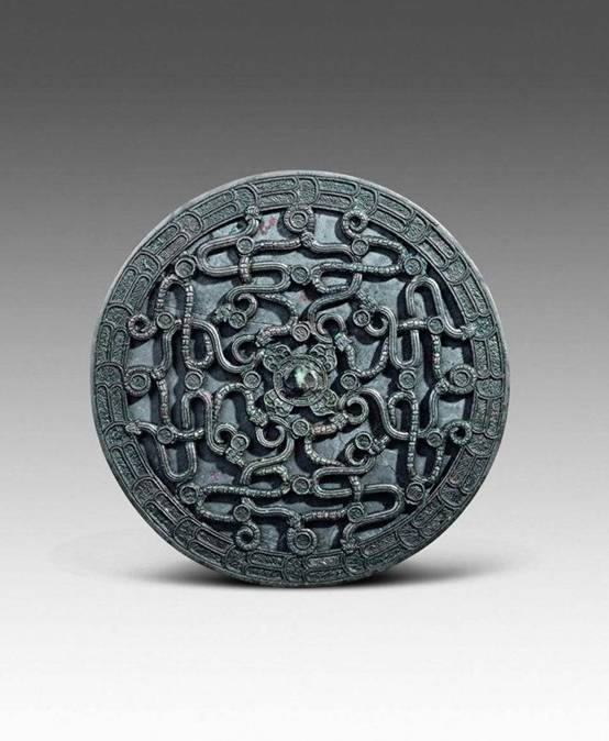 秦始皇有面神奇的镜子能照出人体经脉骨骼是最早的x光技术