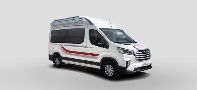 2021款改的上汽大通maxus rg20增加了手动版后风挡遮阳帘,车身拉花