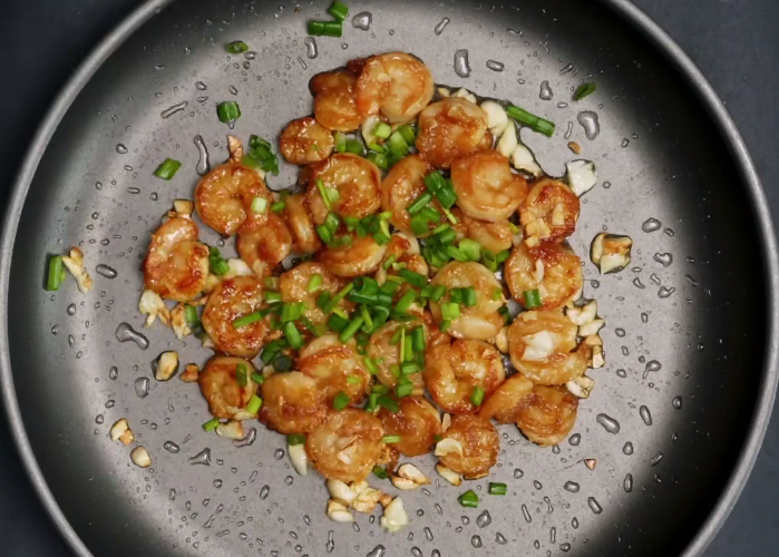 蒜蓉虾仁这样做真好吃鲜香嫩滑解馋营养孩子爱吃的美味