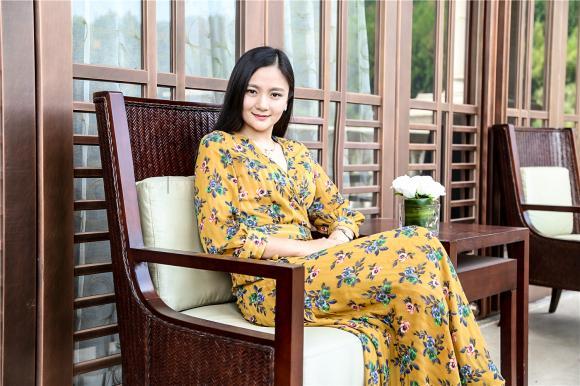 等剧中观众都不难发现她的身影,除了演戏和唱二人转,陈爽还和程野搭档