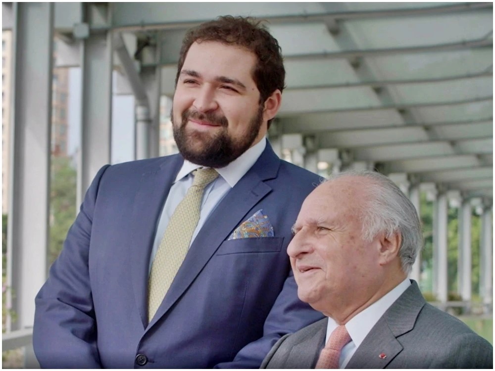 "一般香港富豪家族都很注重子嗣,喜欢开枝散叶,多子多福,但嘉道理家族