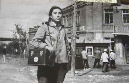 1978年,知青蒋爱珍为名誉开枪杀三人,如今晚年幸福,无怨无悔_腾讯新闻