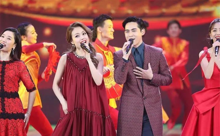 直到2021年3月20日,与刘涛主演的古装历史剧《大宋宫词》开播,周渝民