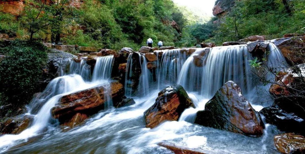 《小瀑布》石景隆 拍摄于伏羲大峡谷《洧水河》冯桂林 拍摄于龙泉