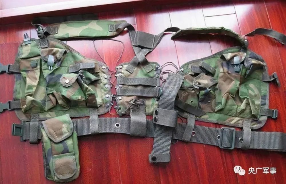 高原部队配发新式单兵携行具可安装作战智能终端