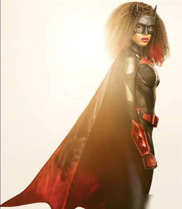 蝙蝠女侠第二季的角色有变动沃利斯戴将饰演凯特凯恩