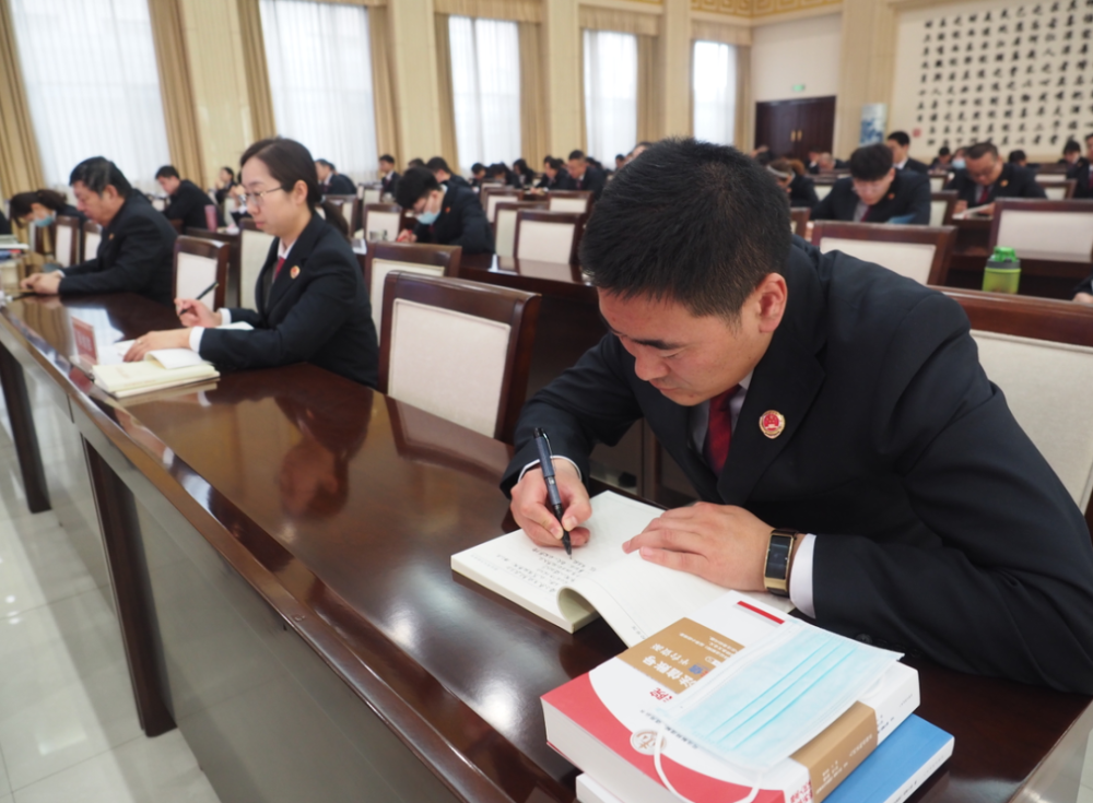 "全国优秀公诉人"景南南"自治区先进工作者"乔飞等先进典型学习,不