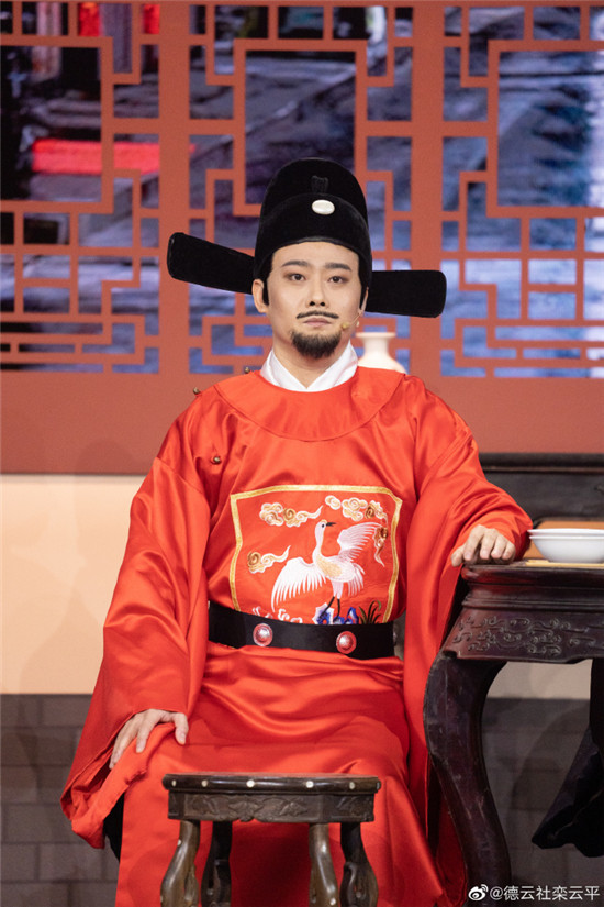 德云社第一季团综的时候,不少路人观众都明显感觉到郭德纲在有意力捧