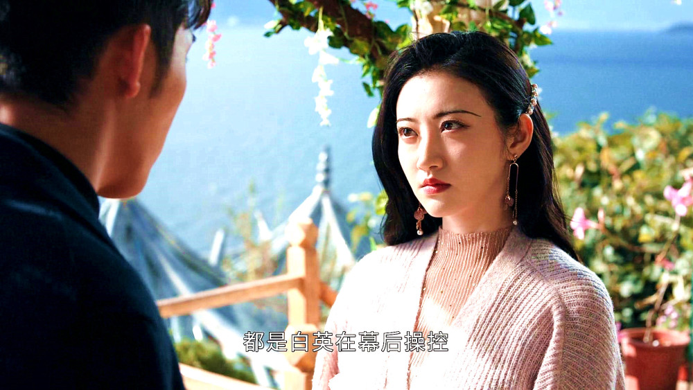 她在亲手绞杀司藤之后,没有选择吸收对方来增强力量,而是让贾三把司藤