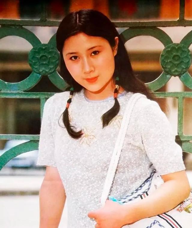 牧羊女丁岚37岁弃演从商今56岁身价过亿至今单身